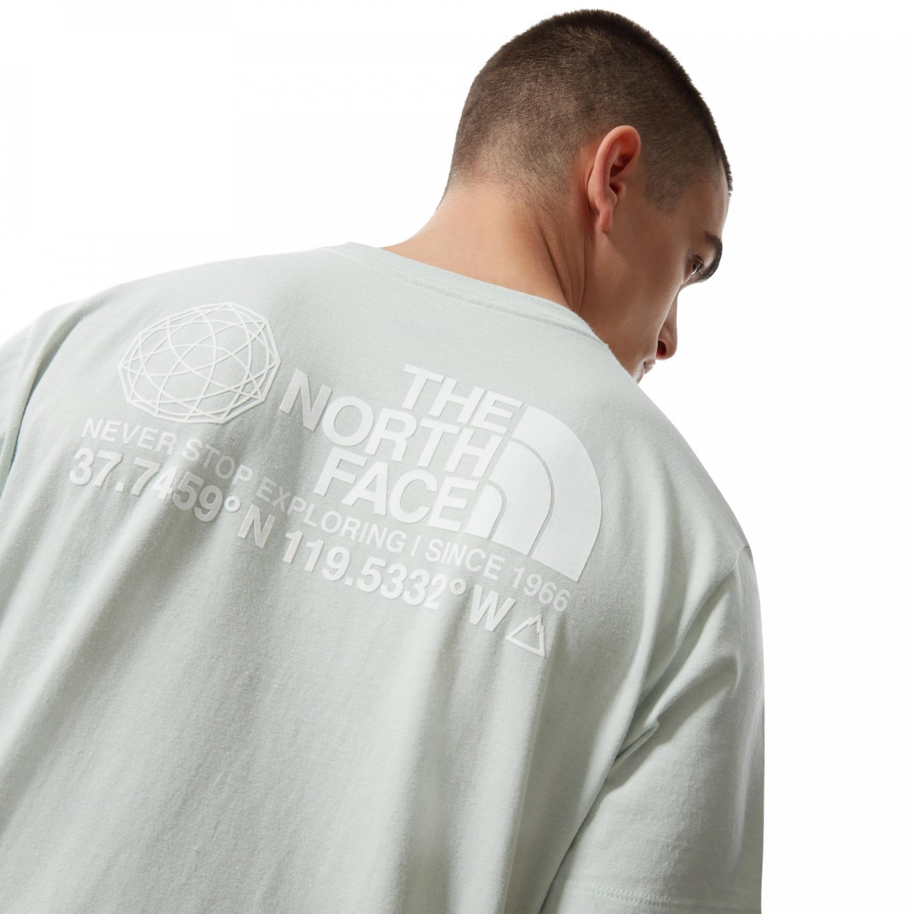 Koordinaten des T-Shirts The North Face 