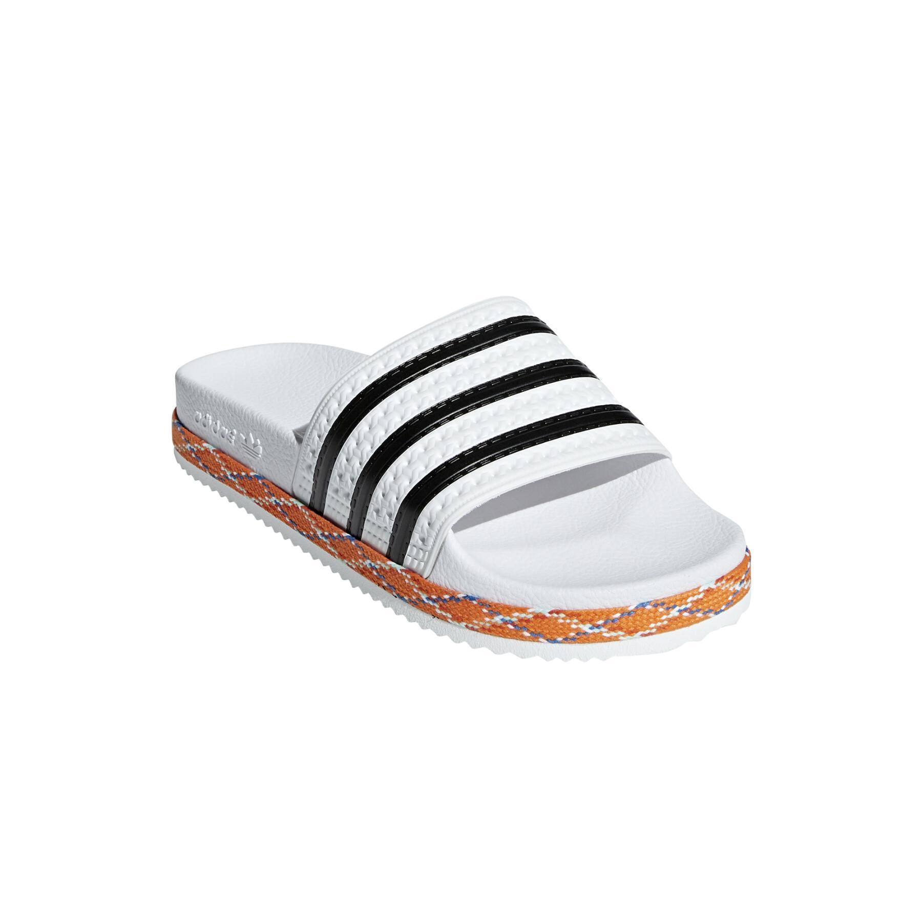 Badeschuhe für Damen adidas Adilette New Bold